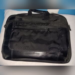 NWT Samsonite Premium Thin & Light 15.6" Laptop Case Black Computer Briefcase